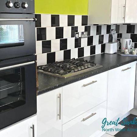 Great Sankey Serviced Accommodation ワーリントン エクステリア 写真