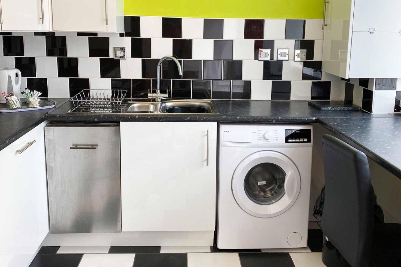 Great Sankey Serviced Accommodation ワーリントン エクステリア 写真