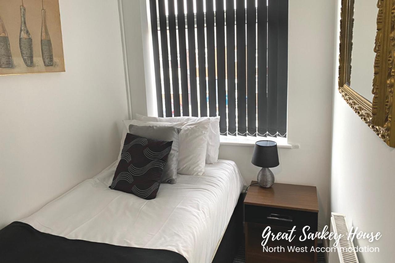 Great Sankey Serviced Accommodation ワーリントン エクステリア 写真