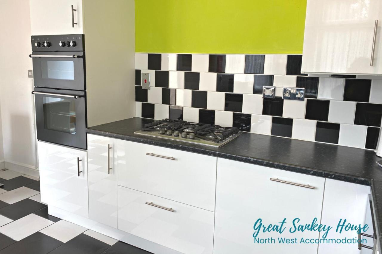 Great Sankey Serviced Accommodation ワーリントン エクステリア 写真