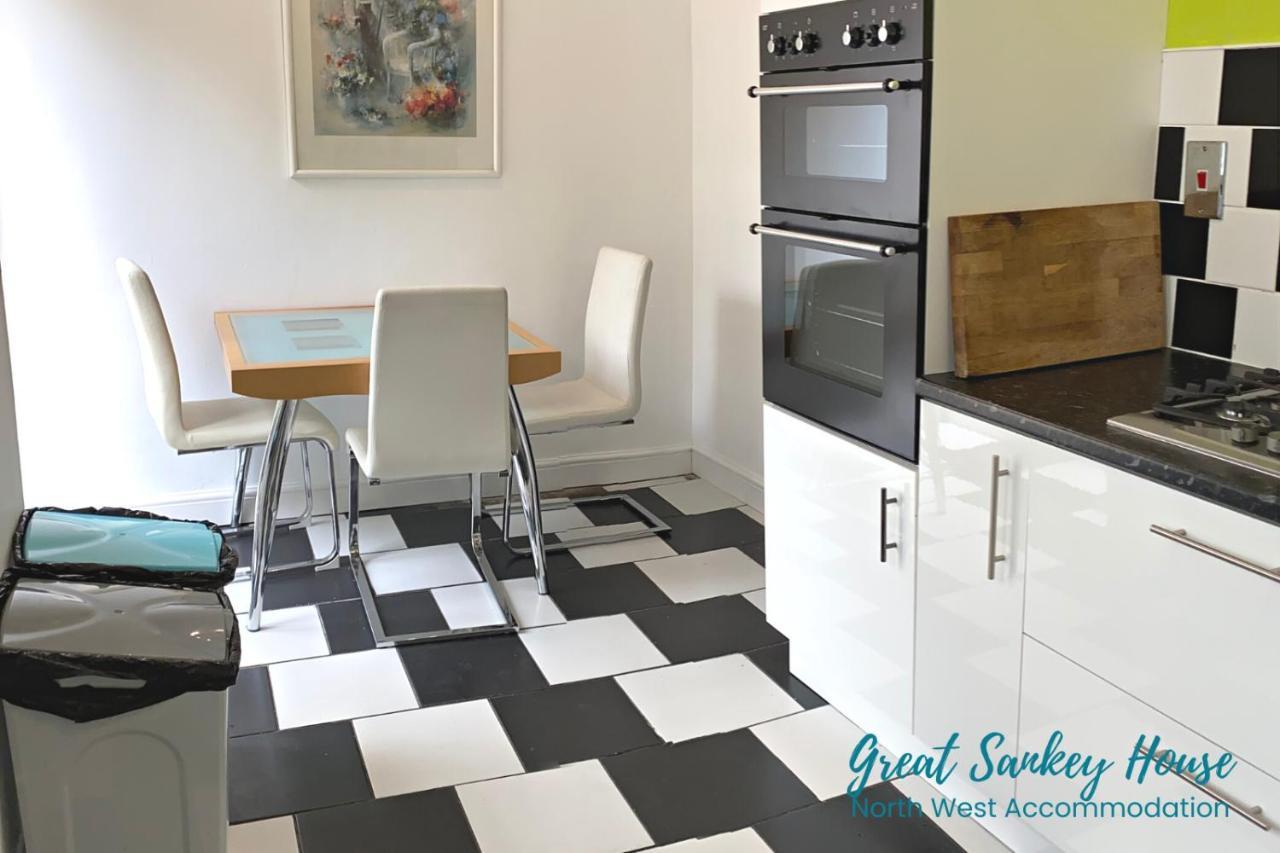 Great Sankey Serviced Accommodation ワーリントン エクステリア 写真