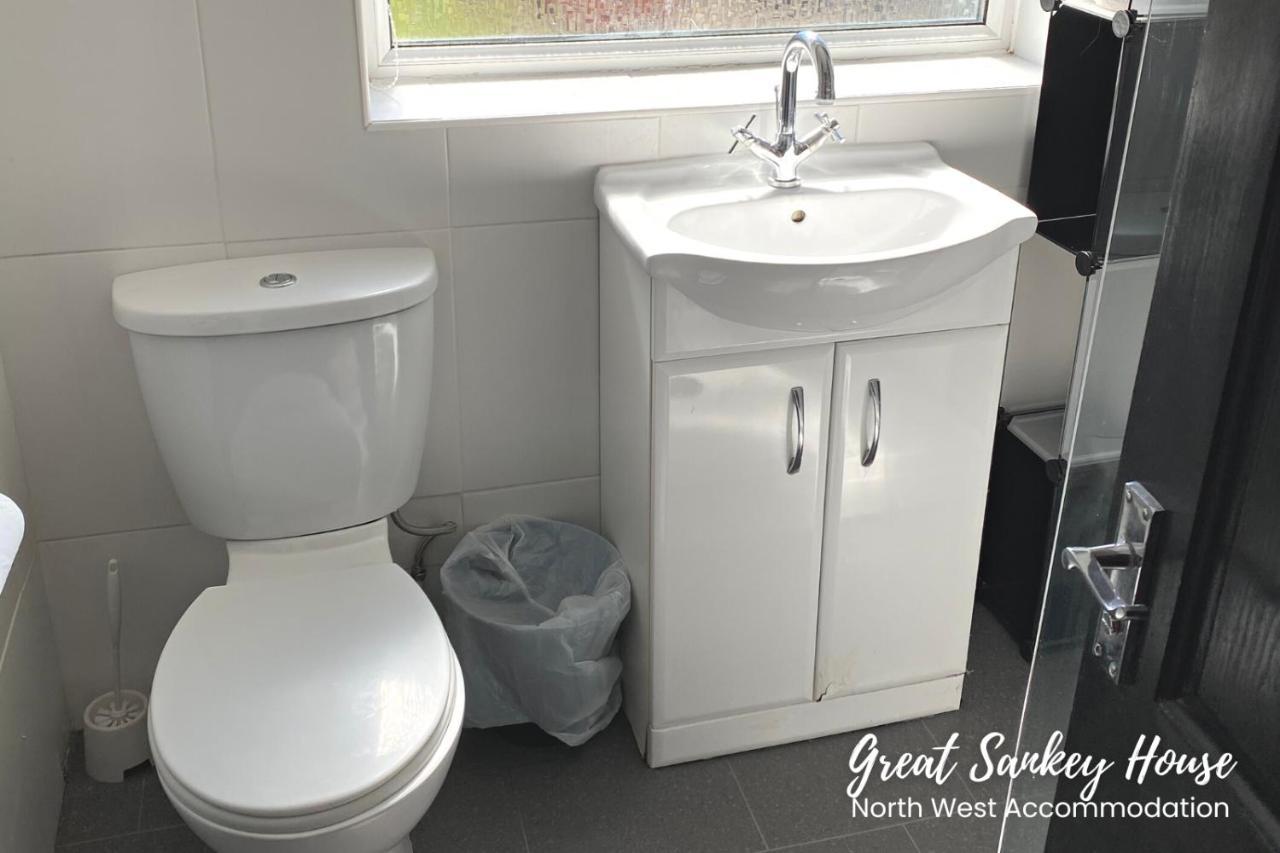 Great Sankey Serviced Accommodation ワーリントン エクステリア 写真